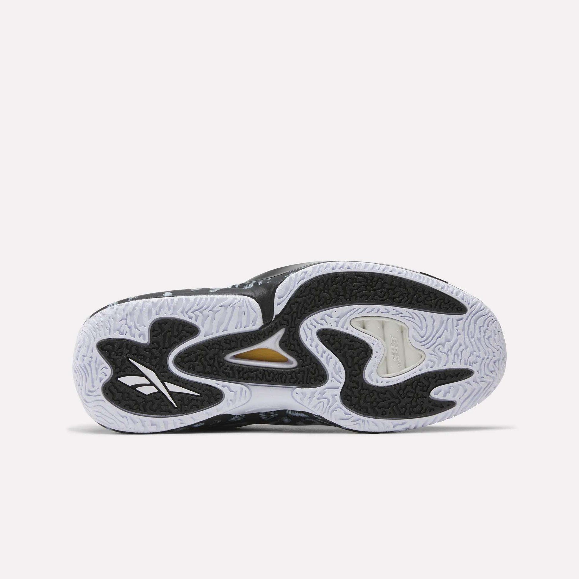 Reebok Men Engine A 26 Basketball Shoes