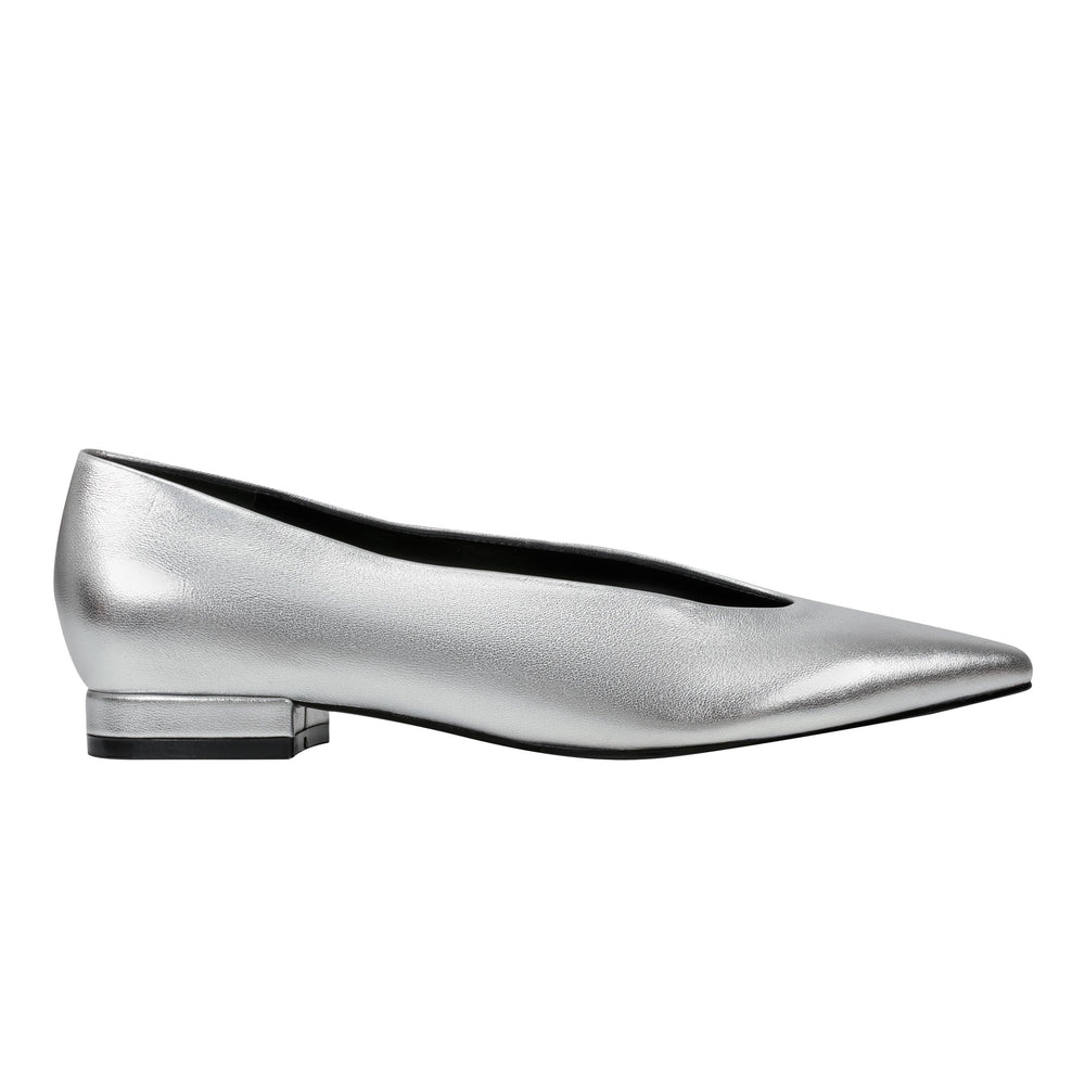 Gunner Pointed Toe Flat - Silver