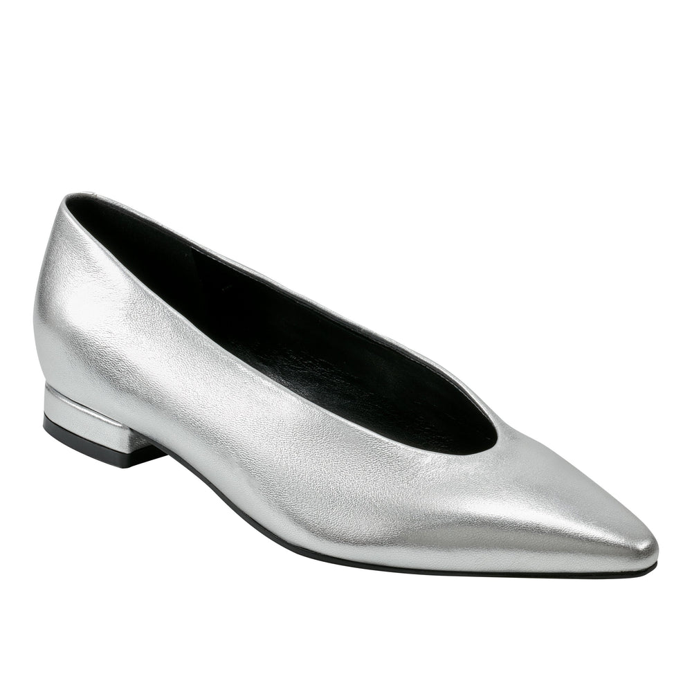 Gunner Pointed Toe Flat - Silver