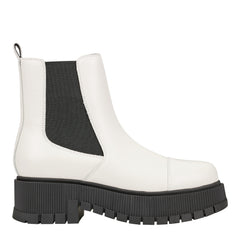 Bermida Lug Sole Bootie - Chic Cream Leather
