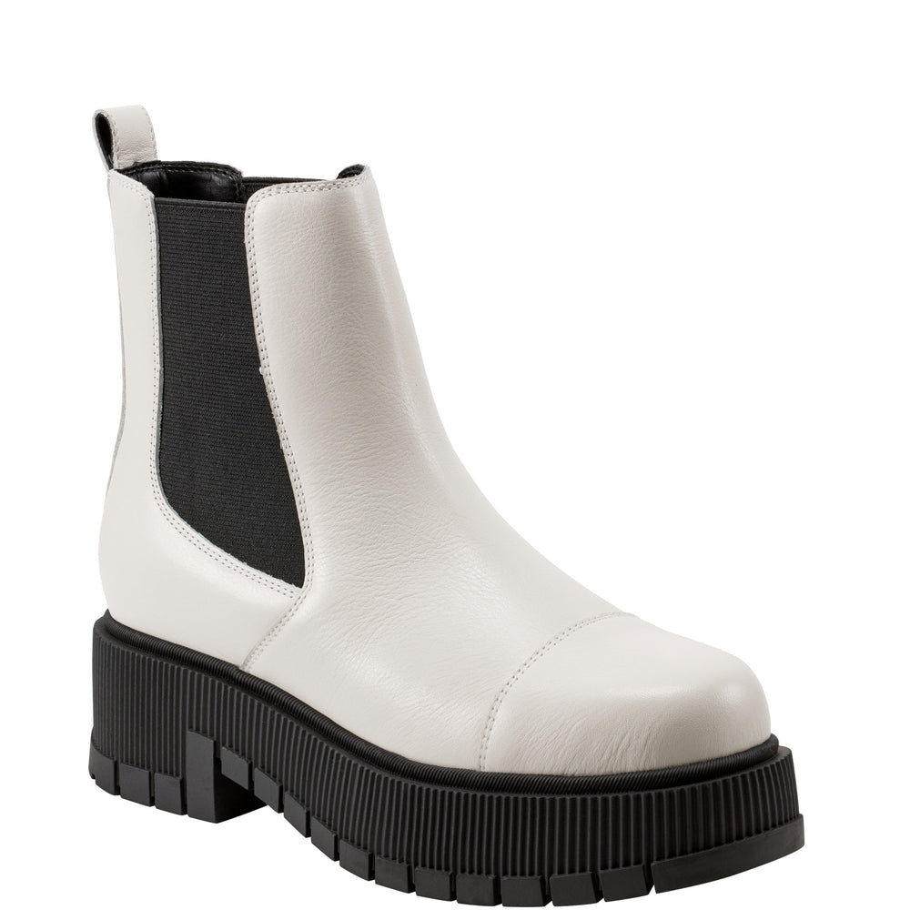 Bermida Lug Sole Bootie - Chic Cream Leather