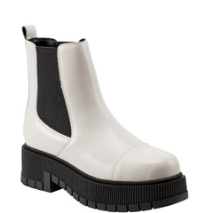 Bermida Lug Sole Bootie - Chic Cream Leather